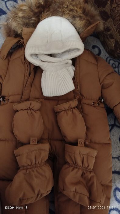 Продаю детский зимний комбинезон.