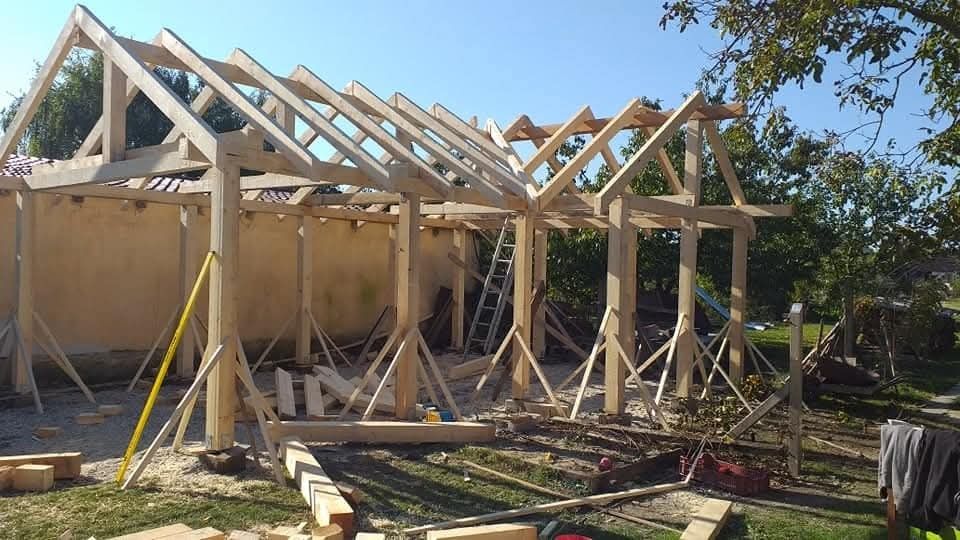 Reparați acoperisuri