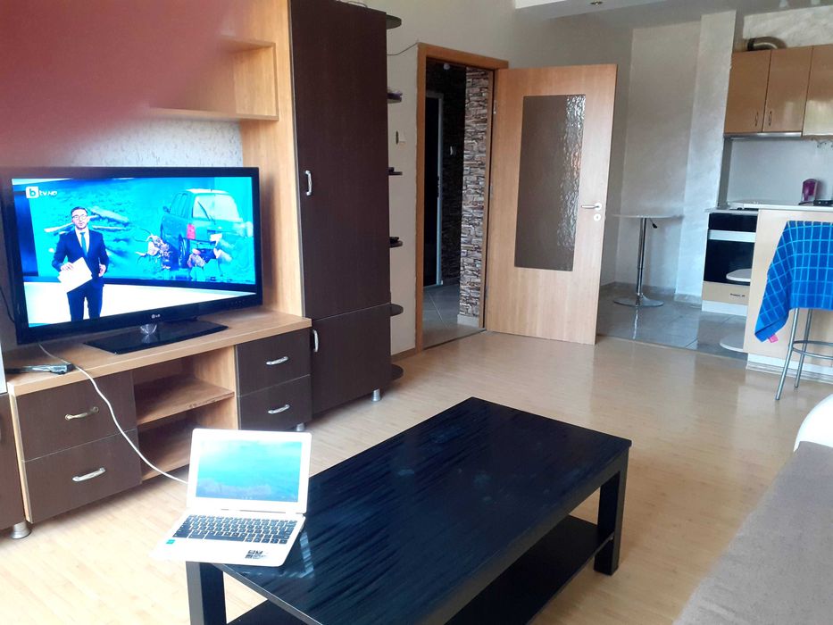 Дава се под наем Двустаен апартамент в Варна, Бизнес хотел - 68 кв.м за 600 € - Снимка #1