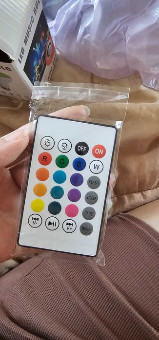 Музикална лед крушка с дистанционно