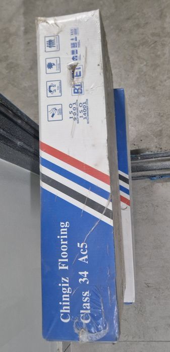 Ламинат ёлочка новый