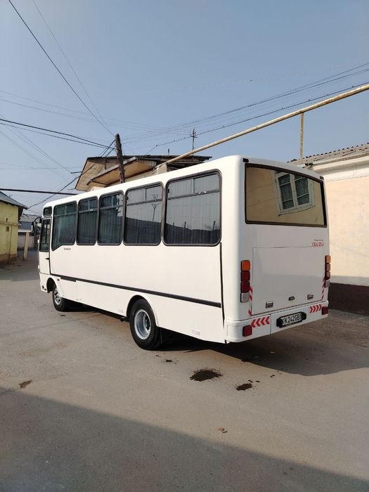 Isuzu Avtobus NP 26