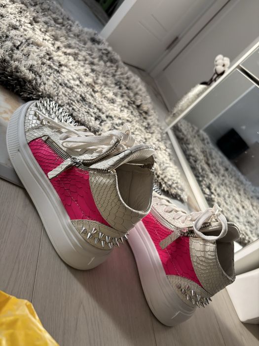 Adidași Atelierul lui Sârbu