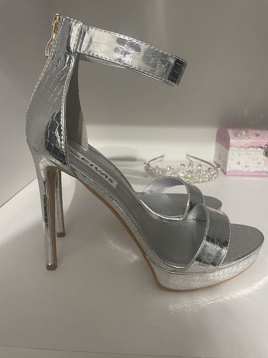 Сребристи обувки 12 см ток