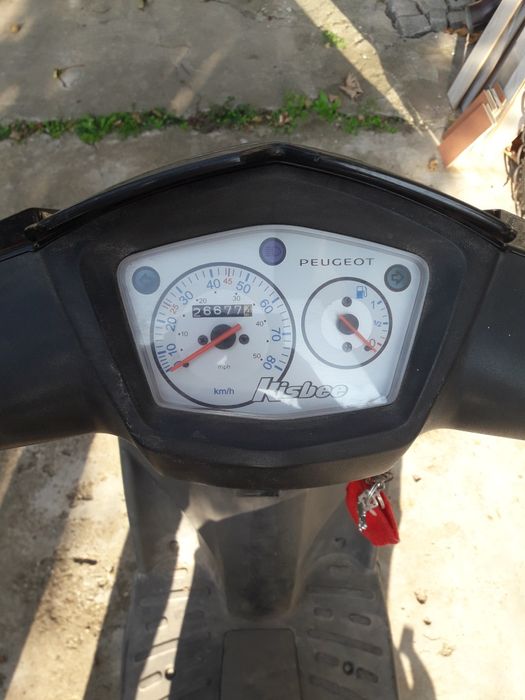 Мотопед Пежо кисби 50