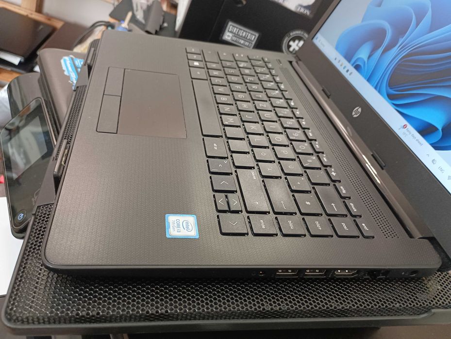 Лаптоп HP Notebook - 14-ck0101ng i3-7020U / 14"