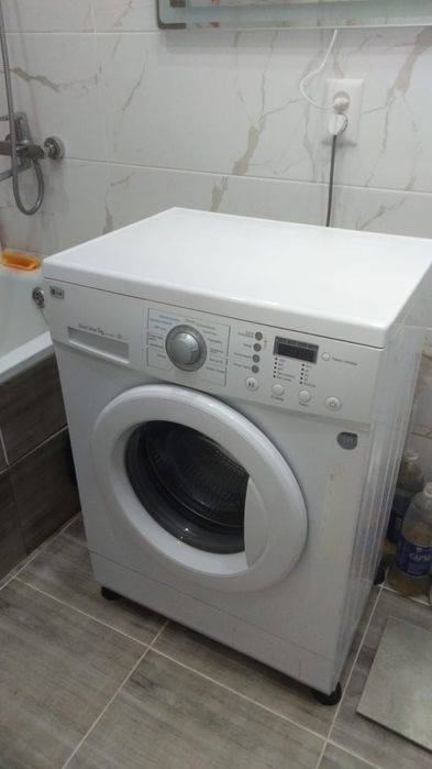 Продам стиральную машинку