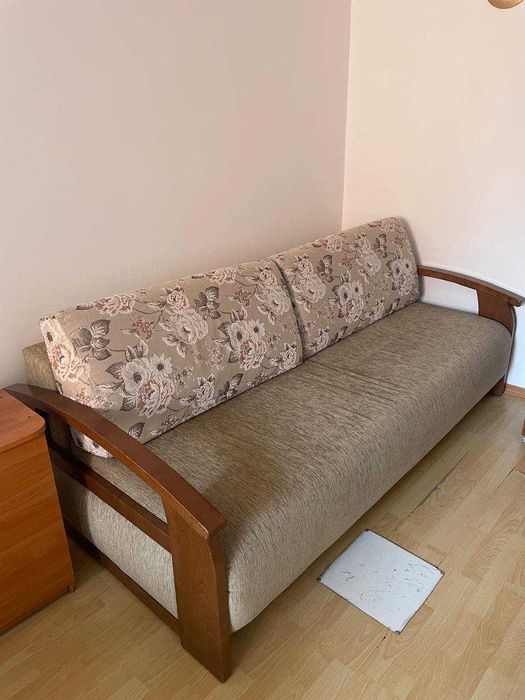 Продам диван в зал