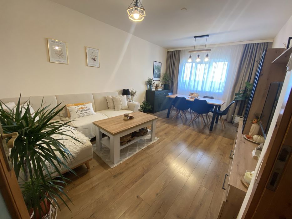 Apartament cu 3 camere,2 bai complet renovat,bloc anvelopat-proprietar