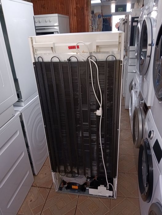 Последен модел голям фризер Liebherr с 2 год. Гаранция Made in Germany