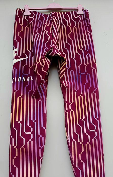 Nike оригинален дамски клин Хл размер