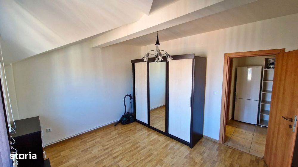 Apartament 3 camere, balcon, garaj, în Steaua