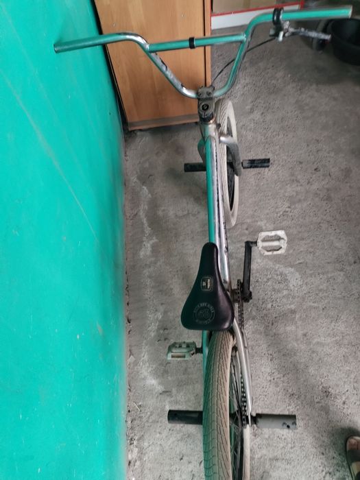 Велосипед БМХ в хорошем состоянии