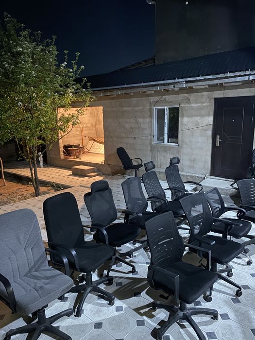 Офисная кресло