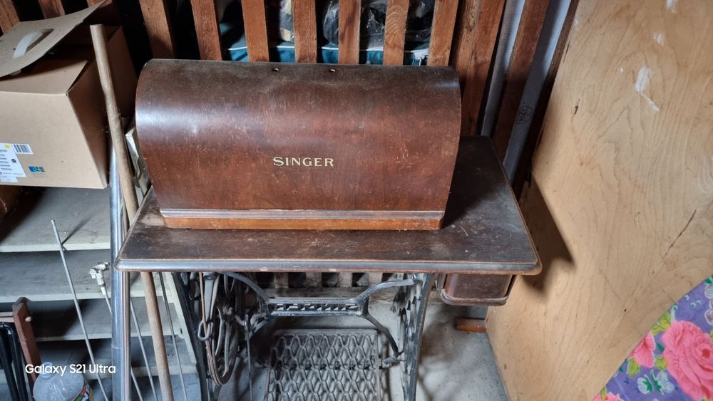 Mașina de cusut antica Singer(are peste 100 de ani)