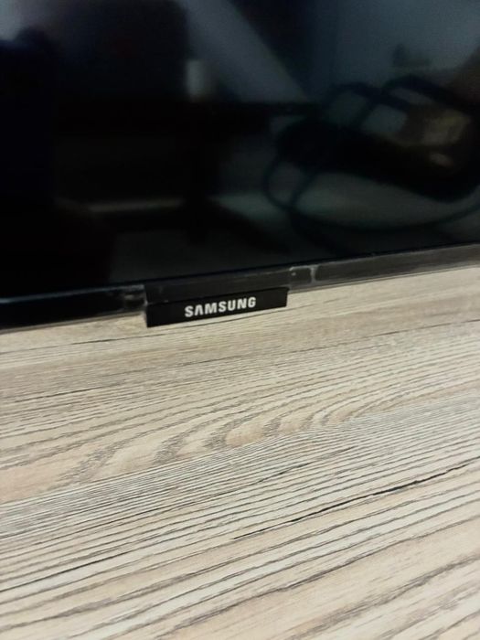 Телевизор Самсунг, 75 дюймов