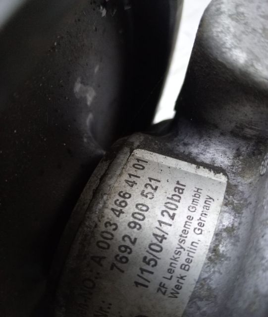 Pompa servodirectie A0034664101 Mercedes-Benz C-Class W203/S203/CL203