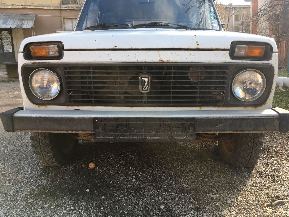 Lada Niva 1,6 на части