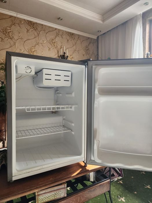 Продам мини холодильник Бирюса 67 см
