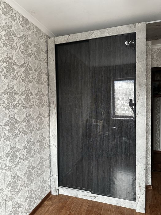 Продам шкаф с дополнительно открытыми полками