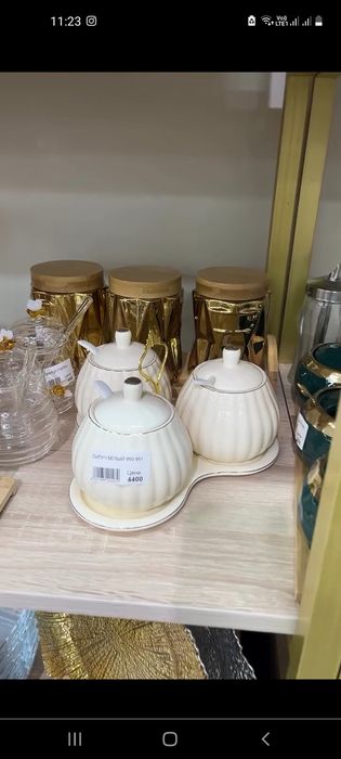 Продам чайник,тарелки разные