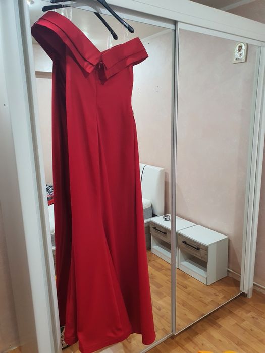 Rochie rosie cu trena nasa / ocazie / seara