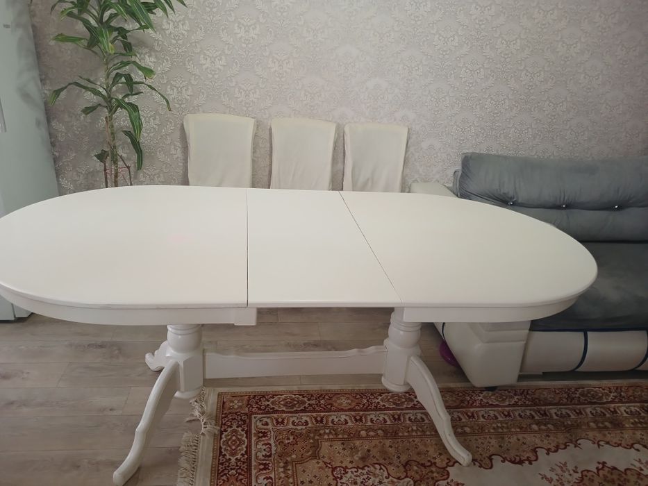 Стол для гостиной