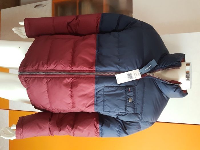 Двулицево Tommy Hilfiger мъжко зимно пухено яке размер S новo