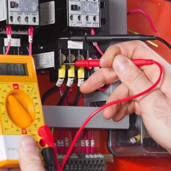 Електротехник Кюстендил: Електро услуги Ремонти Смяна Ел табла Изгодно