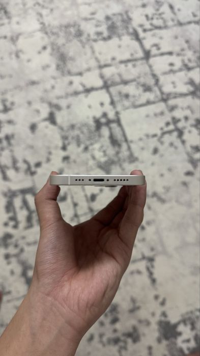 Продам Iphone 12