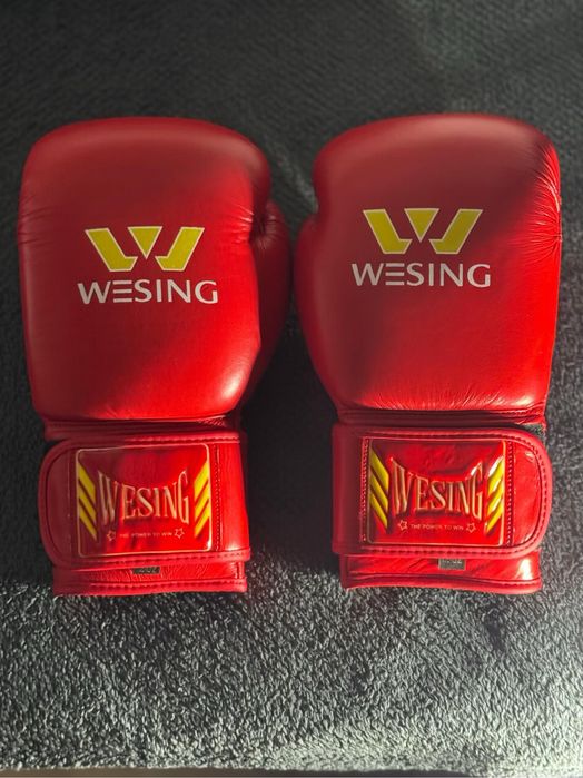 Боксерские перчатки