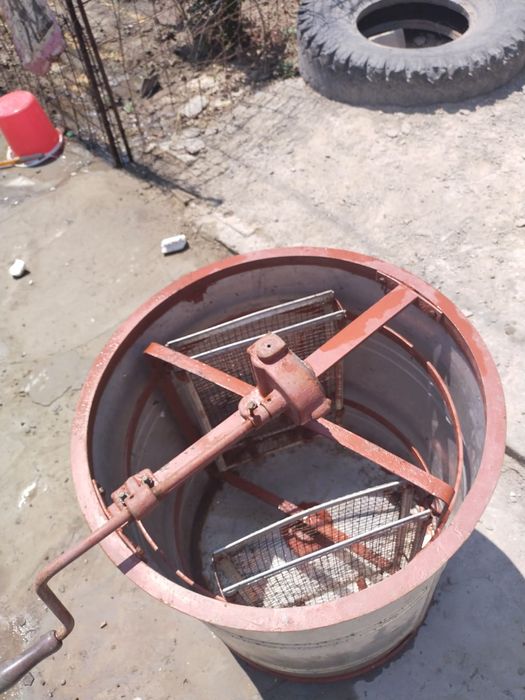 Продам  медогон.