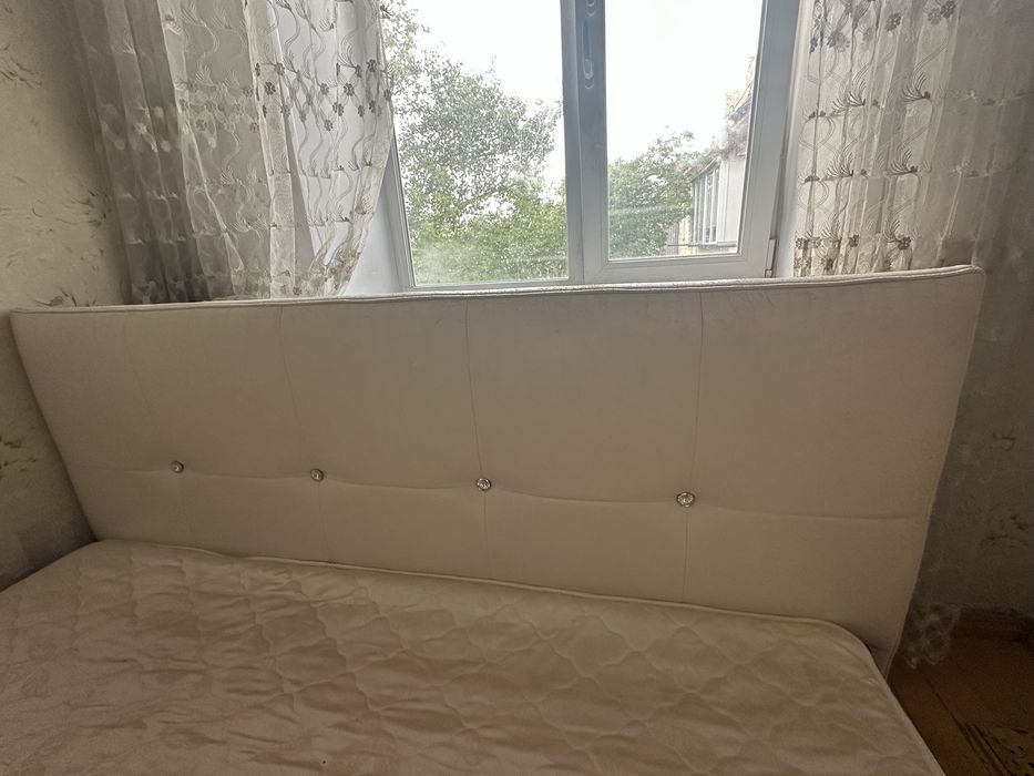Продам  двуспальную кровать