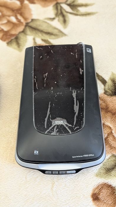 Планшетный сканер Epson