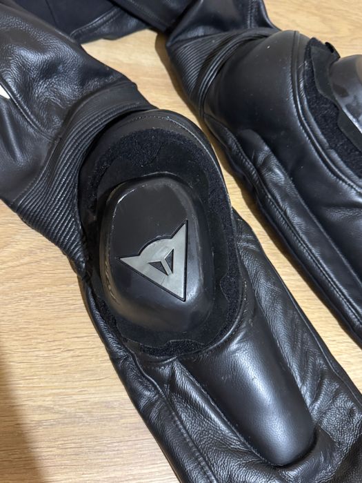 Dainese кожен екип