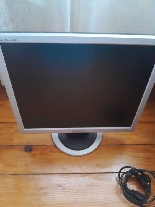 Monitor LCD Samsung SyncMaster 913N - 19" - Functionare perfecta