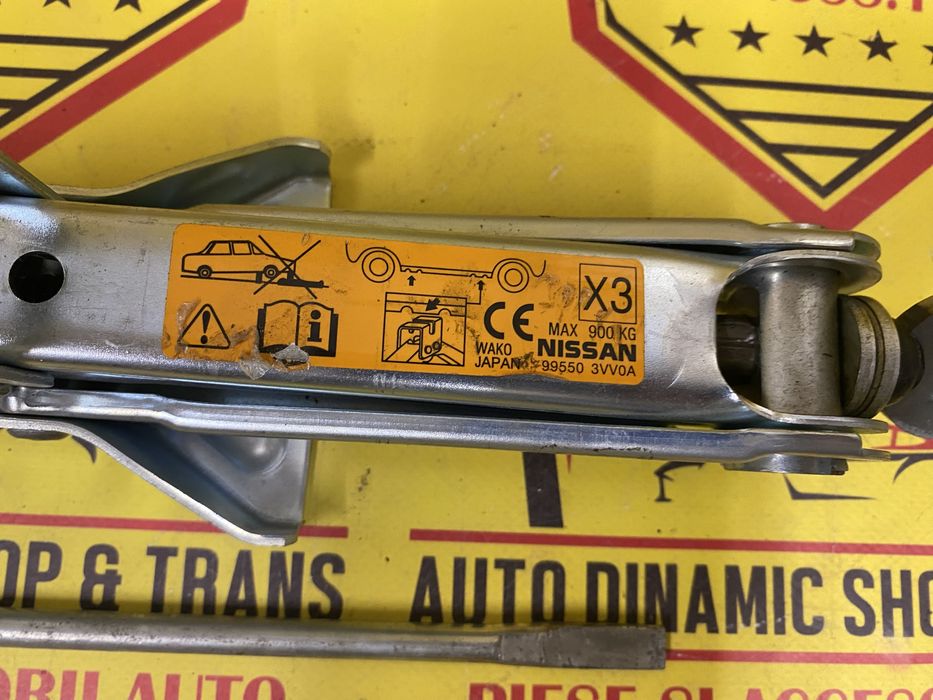 Cric auto original Nissan MICRA NOTE cu cheie roata coarba 995503VV0A