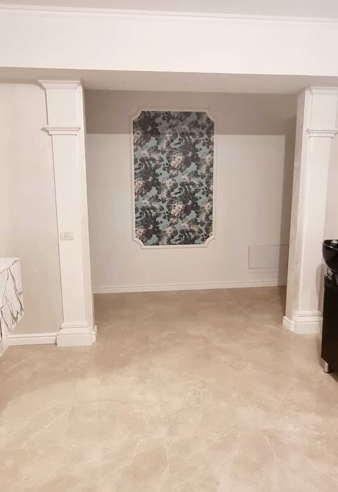 Închiriez camera de cosmetică