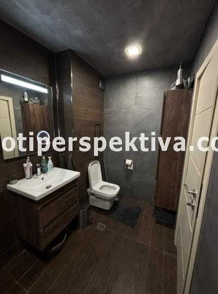 Продава се Двустаен апартамент в Пловдив, Център - 72 кв.м за 2181 €/кв.м - Снимка #5