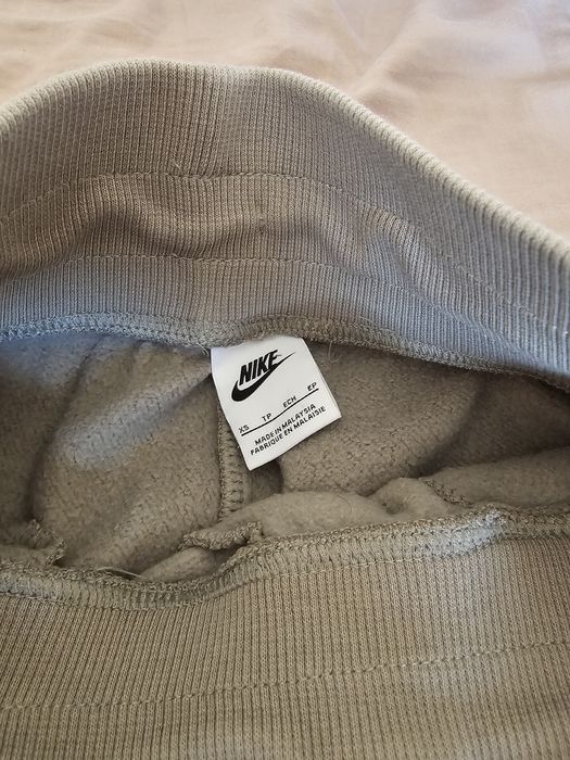Ватирани панталони Nike