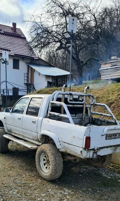 Vand sau schimb Toyota hilux!!!