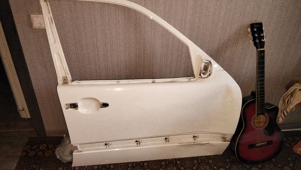 Продам дверь Мерседес W210