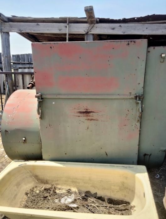 Продам двигатель асинхронный