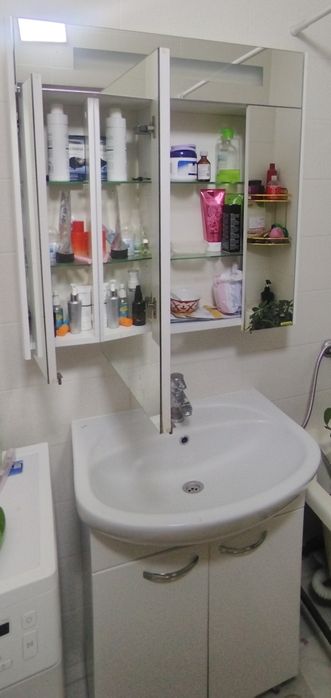 Тумка и шкаф в ванную