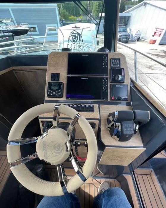 Катер Grizzly 960 Unimog