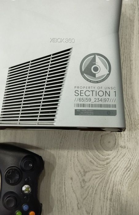 Xbox 360 slim HALO EDITION
