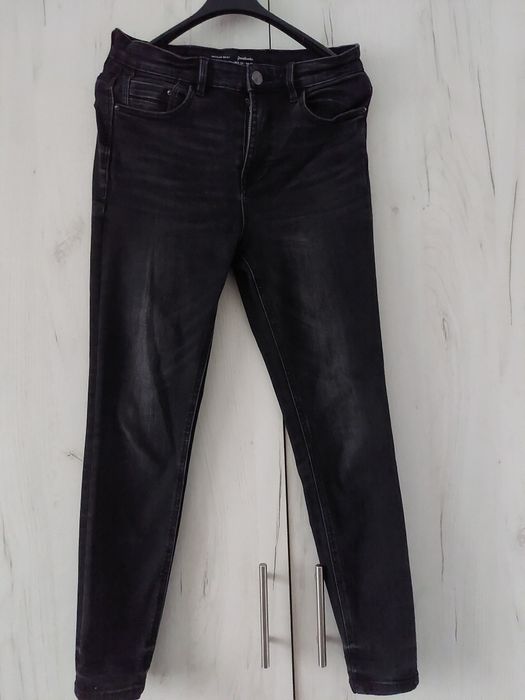 Blugi Stradivarius 38 Slim Fit
