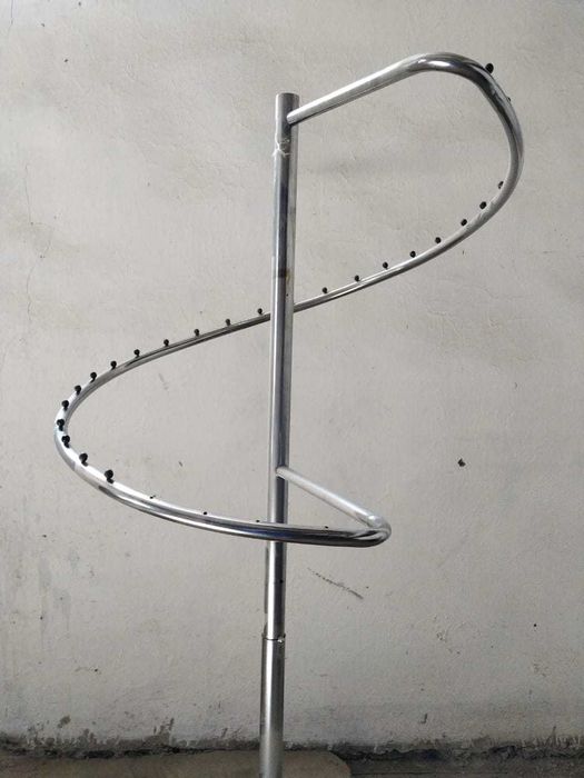 Стойка для одежды