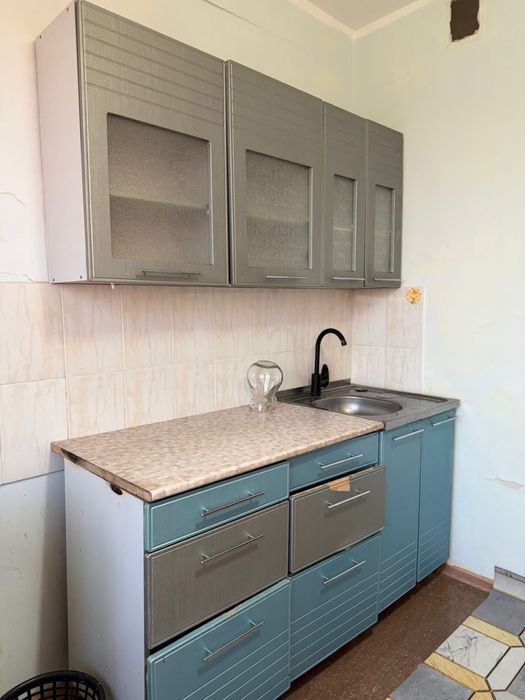 срочно продам кухню