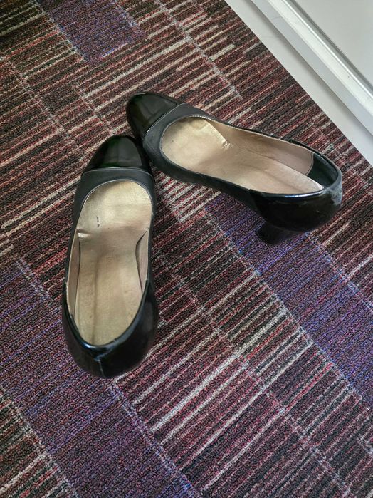 Обувки на висок ток марка Мегияс. Естествена кожа.